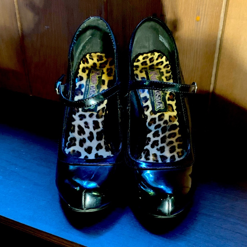 Black Mary Janes 7.5 - Funtasma